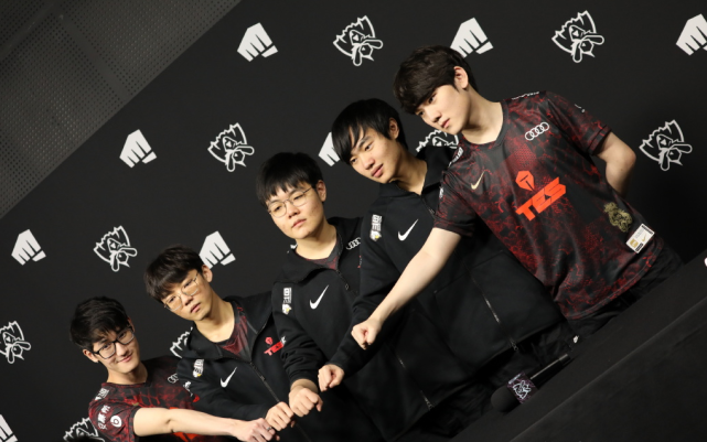 球的威胁 球的威胁